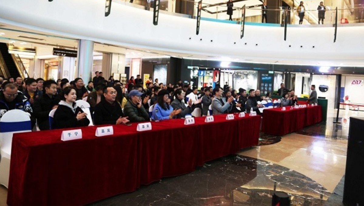 得高攜手設(shè)計大咖何武賢, 得高攜手設(shè)計大咖何武賢,